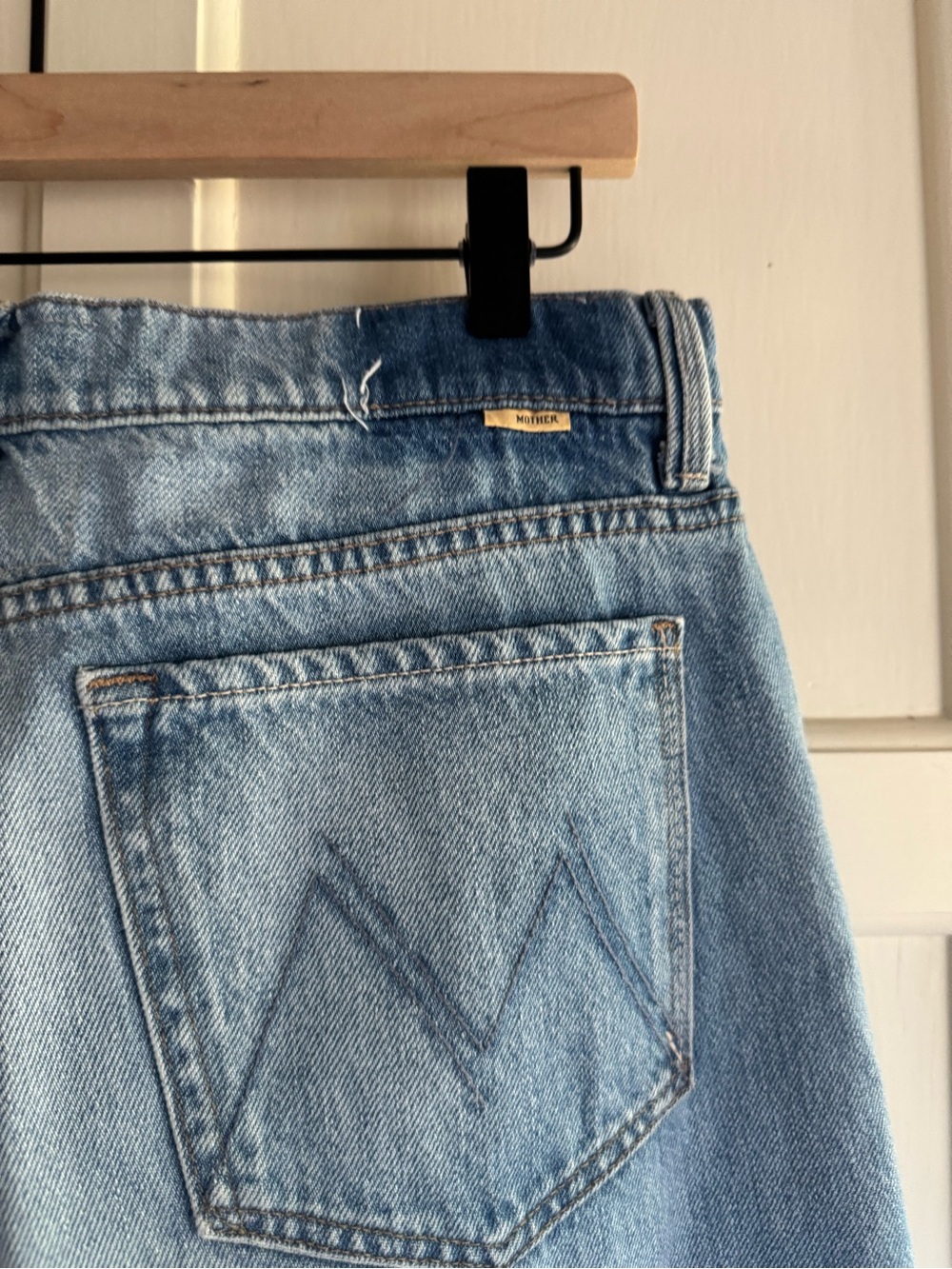 MOTHER Superior Lil’ Dodger Button Hover Cuff Light Wash Wide-Leg Cuffed Jeans - Picture 8 of 9